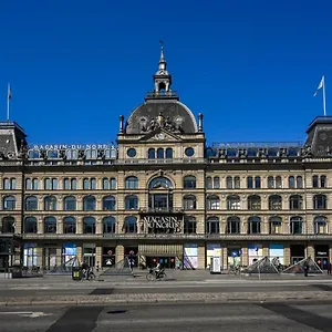 https://spacious-and-bright-duplex-apartment-with-a-terrace.copenhagenhotelselect.com