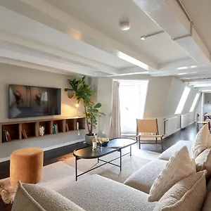 https://luxury-penthouse-private-balcony-heart-of-copenhagen.copenhagenhotelselect.com